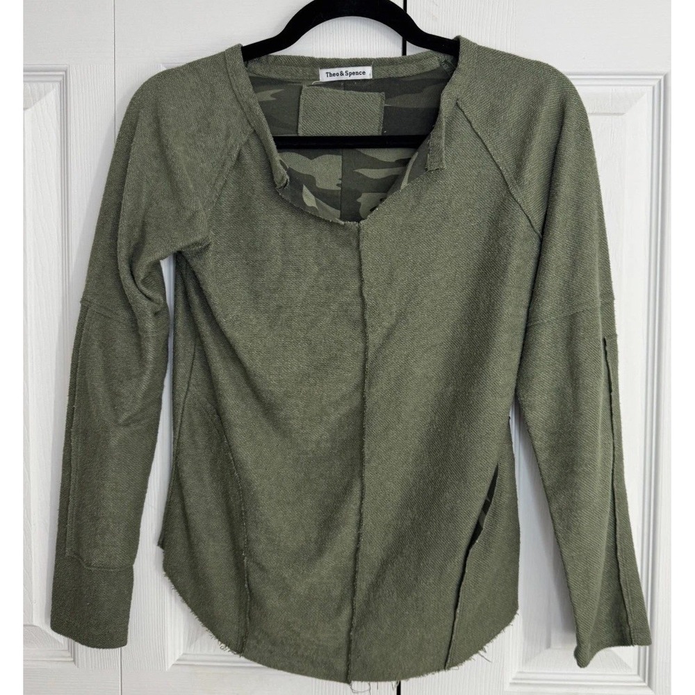 Theo & Spence‎ Henley Shirt Women Small Green Camo Long Sleeve Exposed Stitching